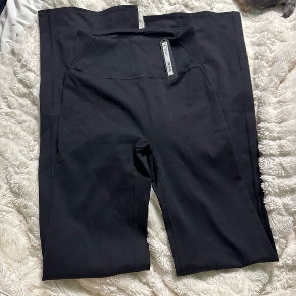 Nike Skims Matte Slim Flare Legging obsidian Size Small - NEW WITH TAGS - Picture 2 of 8